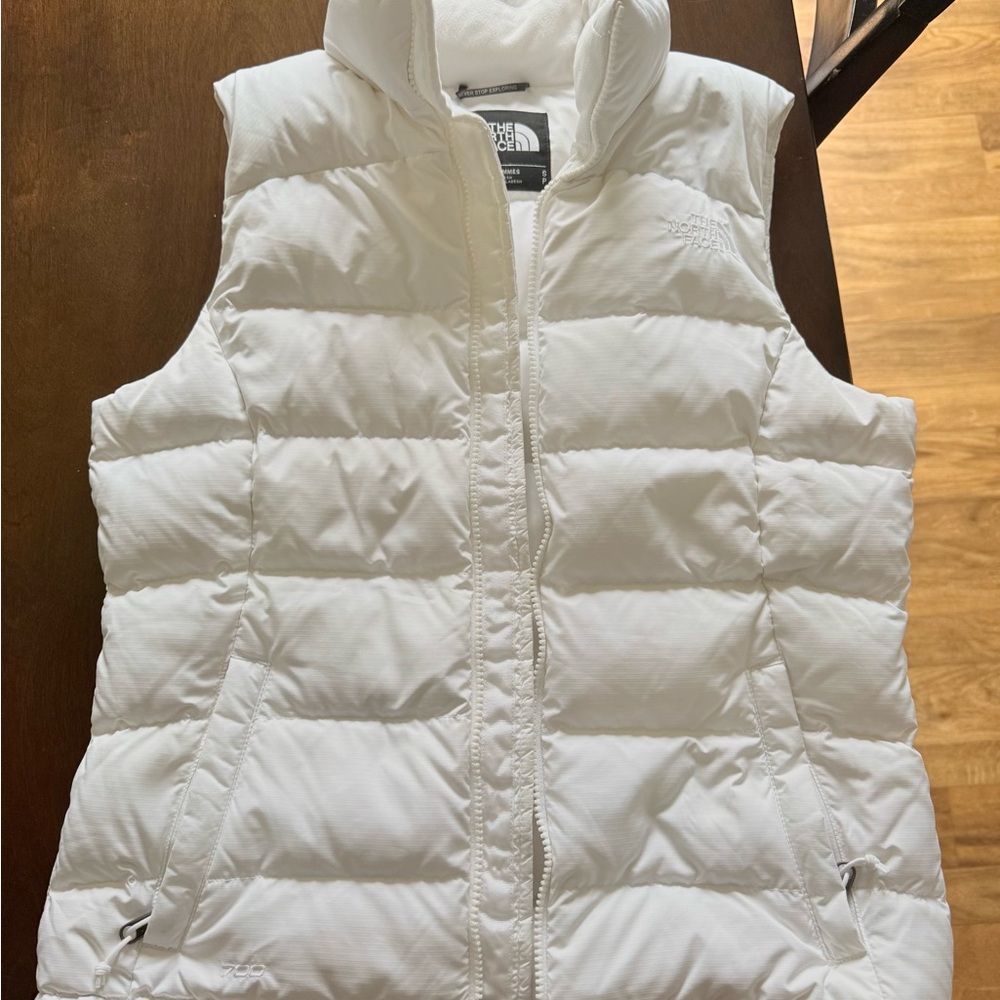The North Face White Puffer Vest with Insulation and Stand-Up Collar